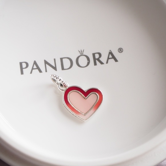 PANDORA Asymmetrical Heart Dangle Charm
Item No. 797820ENMX - Picture 2 of 4